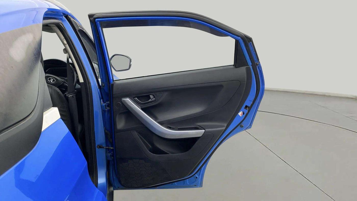 2020 Tata NEXON XM SUNROOF PETROL, Petrol, Manual, 93,067 km, RHS Rear Door