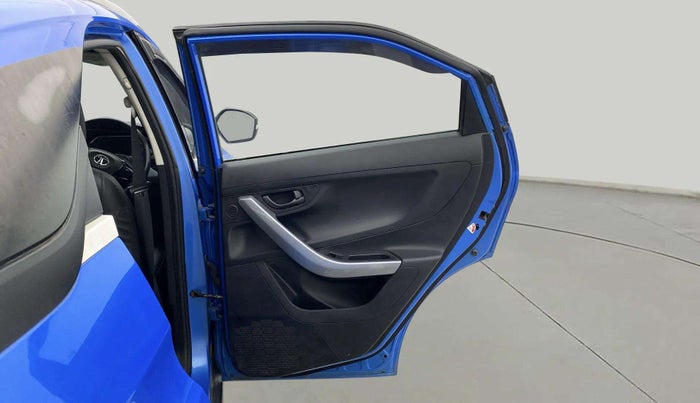 2020 Tata NEXON XM SUNROOF PETROL, Petrol, Manual, 92,504 km, RHS Rear Door