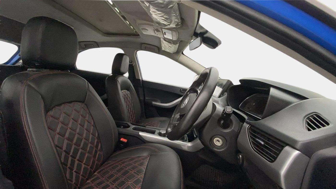 2020 Tata NEXON XM SUNROOF PETROL, Petrol, Manual, 93,067 km, Right Side Front Door Cabin