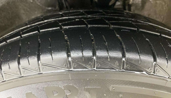 2021 Maruti Alto VXI PLUS, Petrol, Manual, 8,371 km, Left Front Tyre Tread
