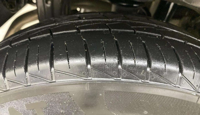 2021 Maruti Alto VXI PLUS, Petrol, Manual, 8,371 km, Right Front Tyre Tread