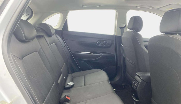 2021 Hyundai NEW I20 ASTA (O) 1.5 CRDI MT, Diesel, Manual, 28,396 km, Right Side Rear Door Cabin