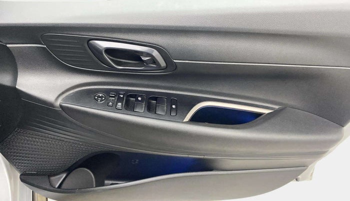 2021 Hyundai NEW I20 ASTA (O) 1.5 CRDI MT, Diesel, Manual, 28,396 km, Driver Side Door Panels Control
