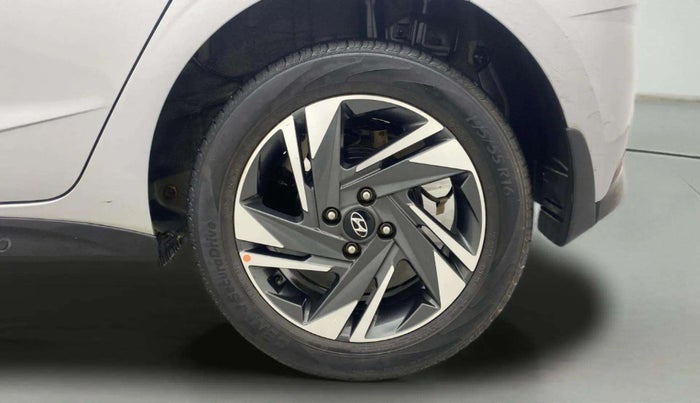 2021 Hyundai NEW I20 ASTA (O) 1.5 CRDI MT, Diesel, Manual, 28,396 km, Left Rear Wheel