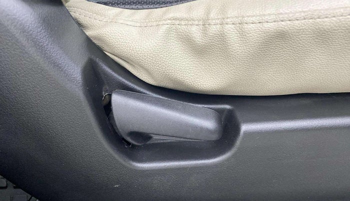 2018 Maruti Wagon R 1.0 VXI AMT, Petrol, Automatic, 23,257 km, Right Side Front Door Cabin