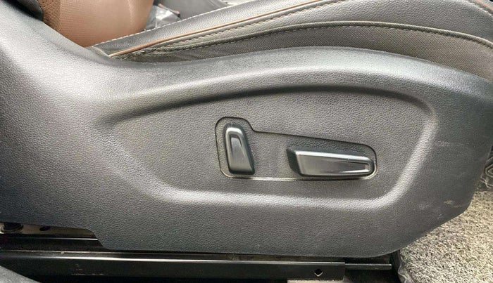 2022 Hyundai ALCAZAR 1.5 SIGNATURE (O) AT 6STR, Diesel, Automatic, 39,681 km, Driver Side Adjustment Panel