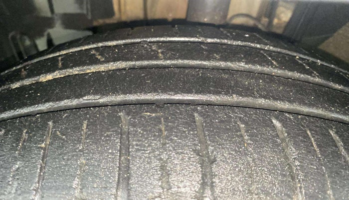 2020 Renault TRIBER RXZ, Petrol, Manual, 58,680 km, Left Front Tyre Tread
