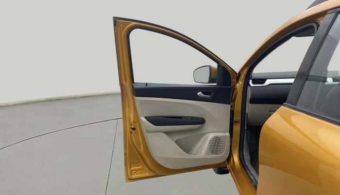 2020 Renault TRIBER RXZ, Petrol, Manual, 58,680 km, LHS Front Door