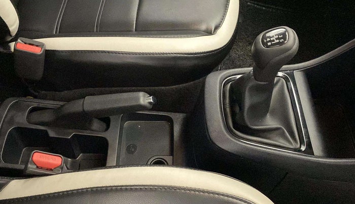 2024 Tata PUNCH ADVENTURE RHYTHM PACK MT, Petrol, Manual, 12,329 km, Gear Lever