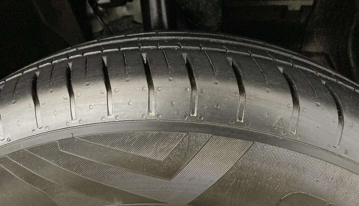 2024 Tata PUNCH ADVENTURE RHYTHM PACK MT, Petrol, Manual, 12,329 km, Right Front Tyre Tread