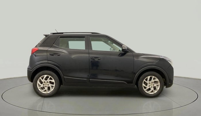 2022 Mahindra XUV300 W8 1.2 PETROL, Petrol, Manual, 24,971 km, Right Side View