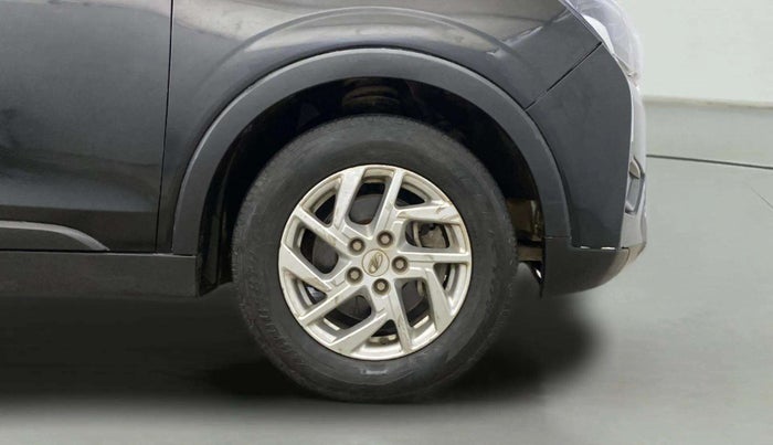 2022 Mahindra XUV300 W8 1.2 PETROL, Petrol, Manual, 24,971 km, Right Front Wheel