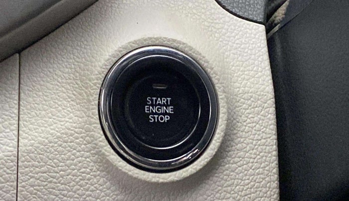 2022 Mahindra XUV300 W8 1.2 PETROL, Petrol, Manual, 24,971 km, Keyless Start/ Stop Button