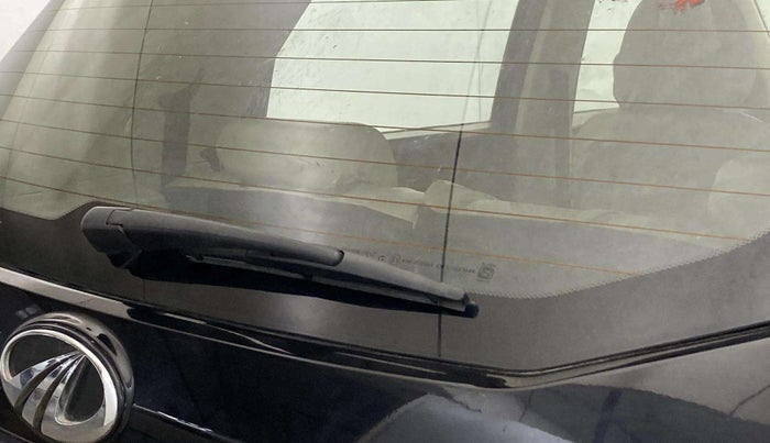 2022 Mahindra XUV300 W8 1.2 PETROL, Petrol, Manual, 24,971 km, Rear Wiper