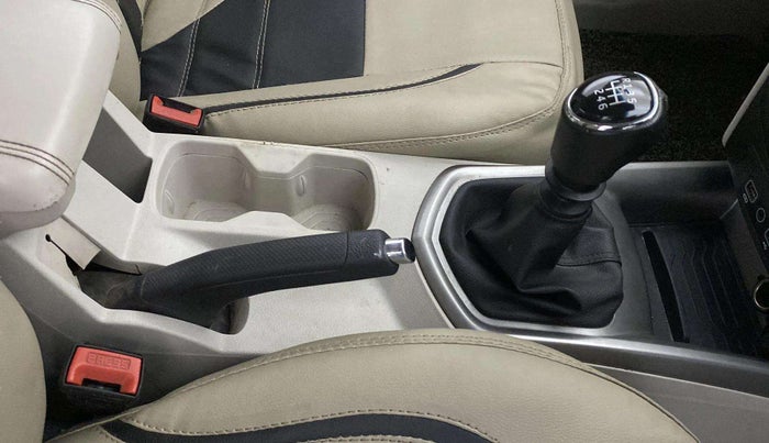 2022 Mahindra XUV300 W8 1.2 PETROL, Petrol, Manual, 24,971 km, Gear Lever