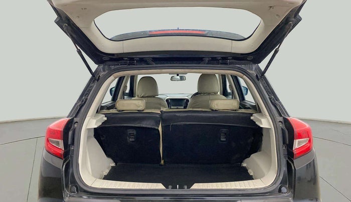 2022 Mahindra XUV300 W8 1.2 PETROL, Petrol, Manual, 24,971 km, Boot Open Zoomed View
