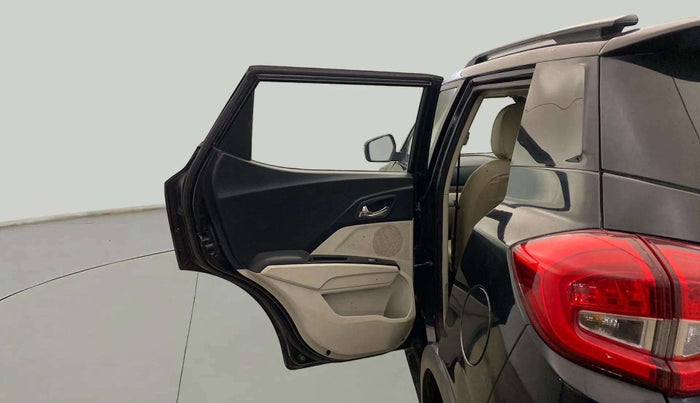 2022 Mahindra XUV300 W8 1.2 PETROL, Petrol, Manual, 24,971 km, LHS Rear Door