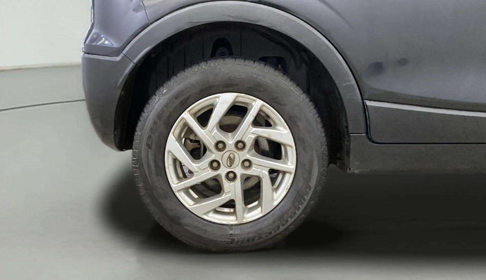 2022 Mahindra XUV300 W8 1.2 PETROL, Petrol, Manual, 24,971 km, Right Rear Wheel