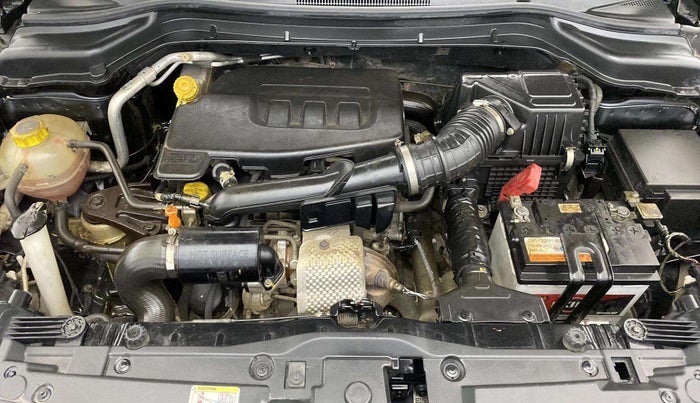 2022 Mahindra XUV300 W8 1.2 PETROL, Petrol, Manual, 24,971 km, Engine View