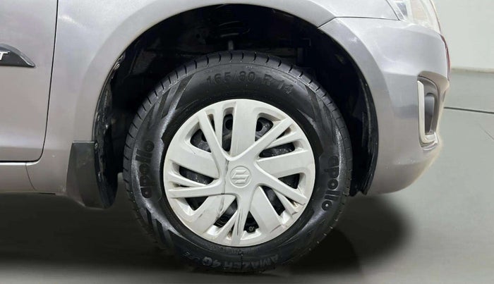 2015 Maruti Swift VXI, Petrol, Manual, 60,571 km, Right Front Wheel