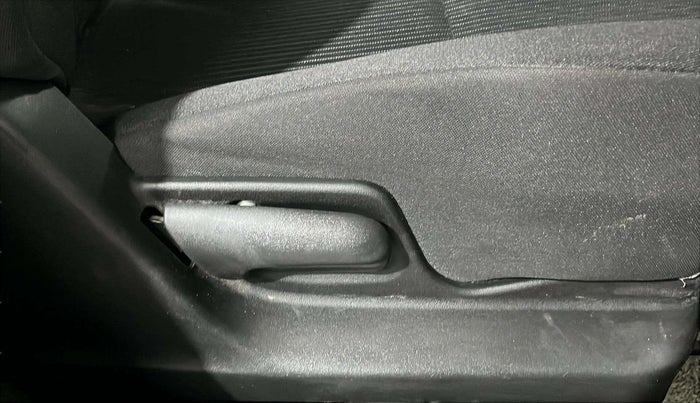 2015 Maruti Swift VXI, Petrol, Manual, 60,571 km, Driver Side Adjustment Panel