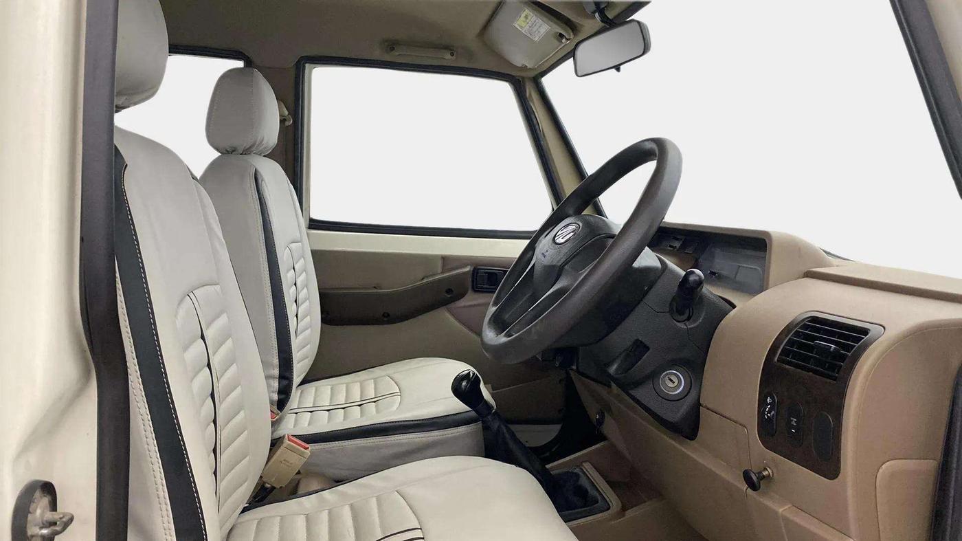 2022 Mahindra Bolero B6 (O), Diesel, Manual, 36,818 km, Right Side Front Door Cabin