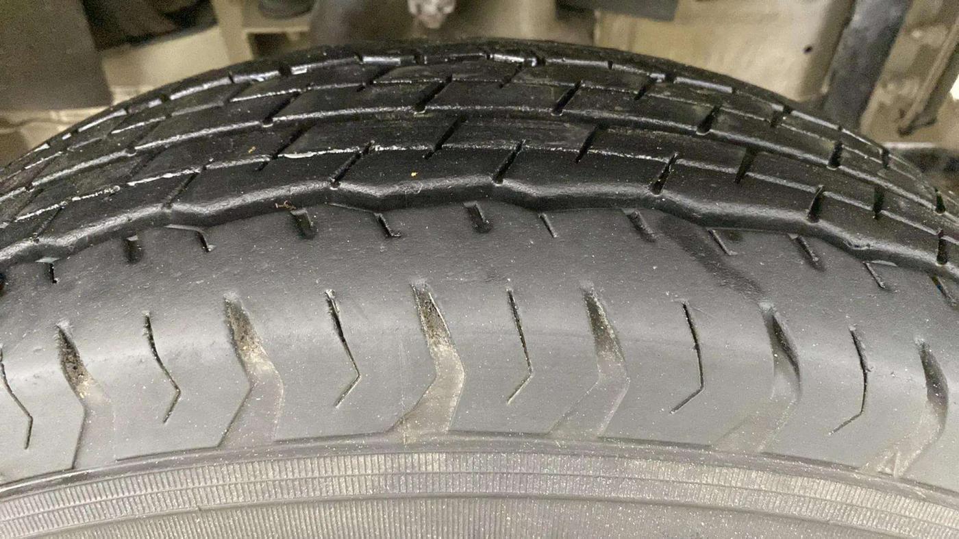 2022 Mahindra Bolero B6 (O), Diesel, Manual, 36,818 km, Right Front Tyre Tread