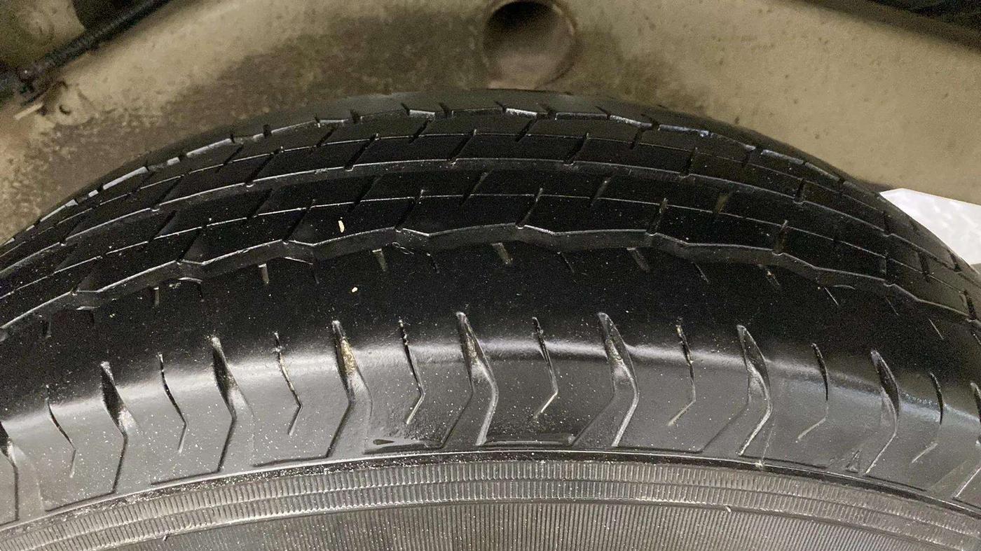 2022 Mahindra Bolero B6 (O), Diesel, Manual, 36,818 km, Left Rear Tyre Tread