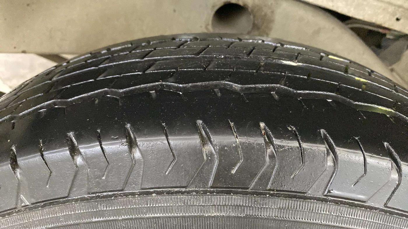 2022 Mahindra Bolero B6 (O), Diesel, Manual, 36,818 km, Right Rear Tyre Tread