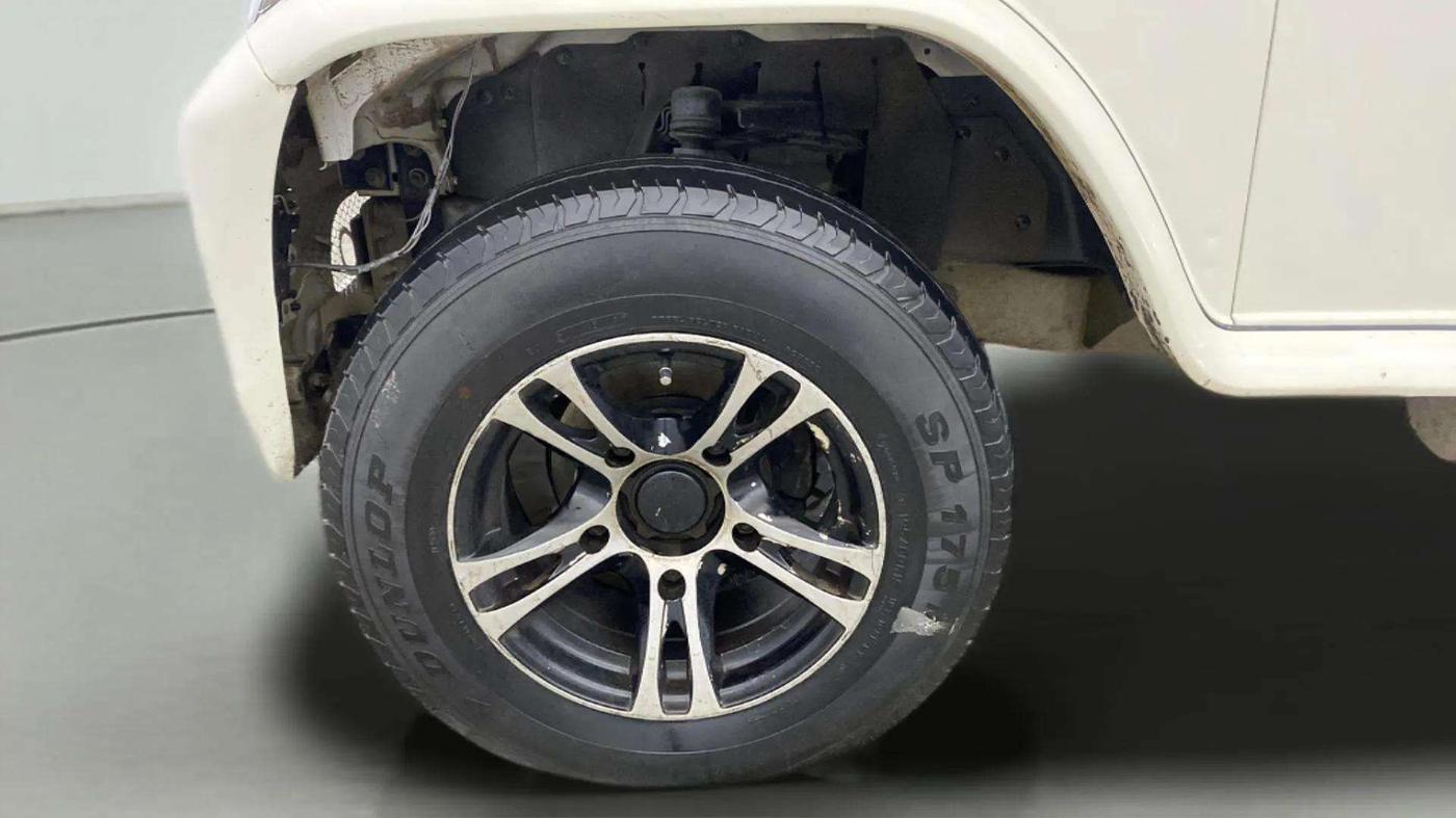 2022 Mahindra Bolero B6 (O), Diesel, Manual, 36,818 km, Left Front Wheel