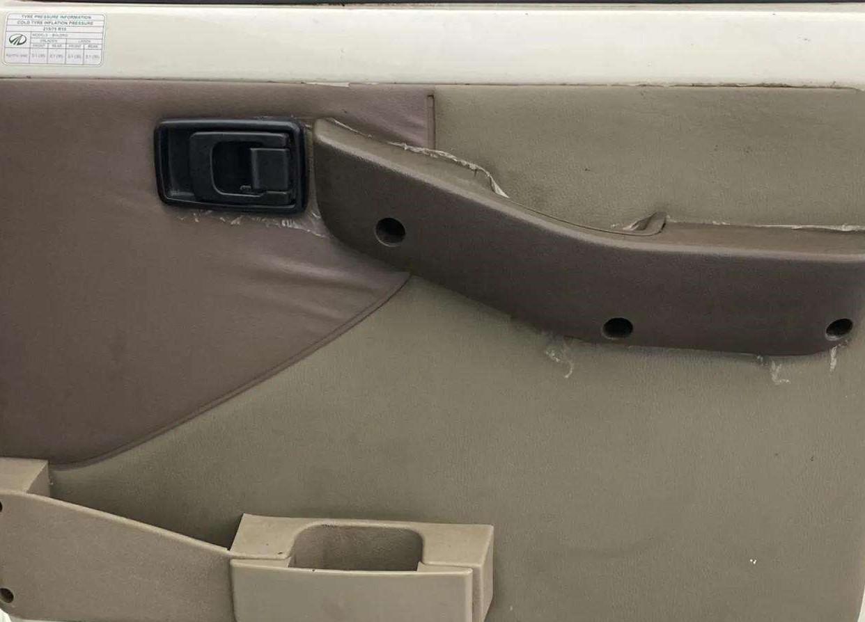 2022 Mahindra Bolero B6 (O), Diesel, Manual, 36,818 km, Driver Side Door Panels Control