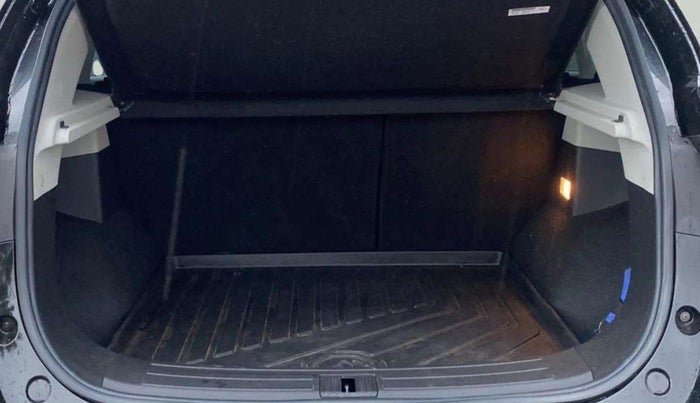 2022 MG ASTOR SHARP 1.5 MT, Petrol, Manual, 52,887 km, Boot Inside