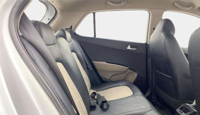 2018 Hyundai Grand i10 SPORTZ 1.2 KAPPA VTVT, Petrol, Manual, 26,186 km, Right Side Rear Door Cabin