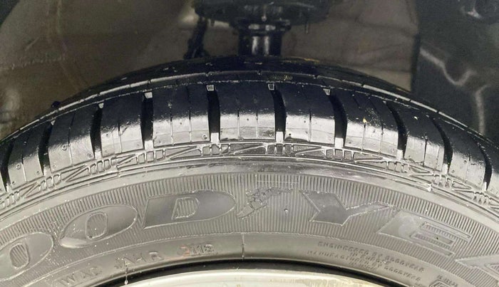 2018 Hyundai Grand i10 SPORTZ 1.2 KAPPA VTVT, Petrol, Manual, 26,186 km, Right Front Tyre Tread