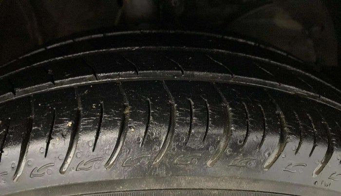 2020 Maruti Baleno DELTA PETROL 1.2, Petrol, Manual, 42,859 km, Right Front Tyre Tread