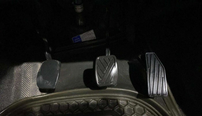 2017 Maruti Baleno DELTA PETROL 1.2, Petrol, Manual, 47,529 km, Pedals