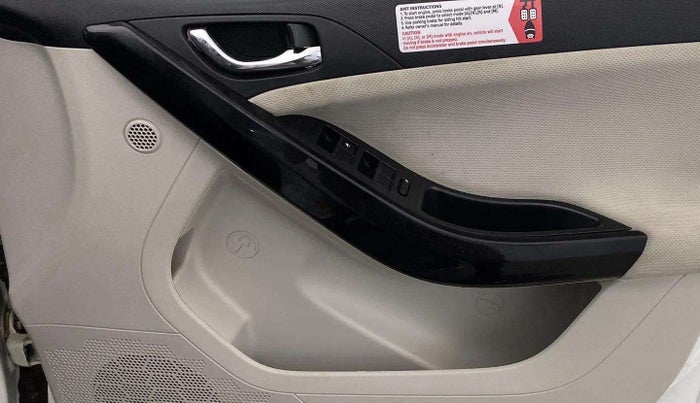 2022 Tata NEXON XZA PLUS PETROL, Petrol, Automatic, 31,616 km, Driver Side Door Panels Control