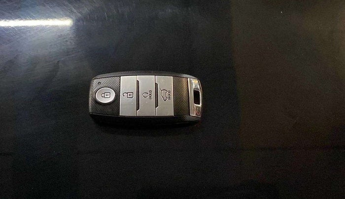 2020 KIA SONET HTX 1.0 IMT, Petrol, Manual, 35,714 km, Key Close Up