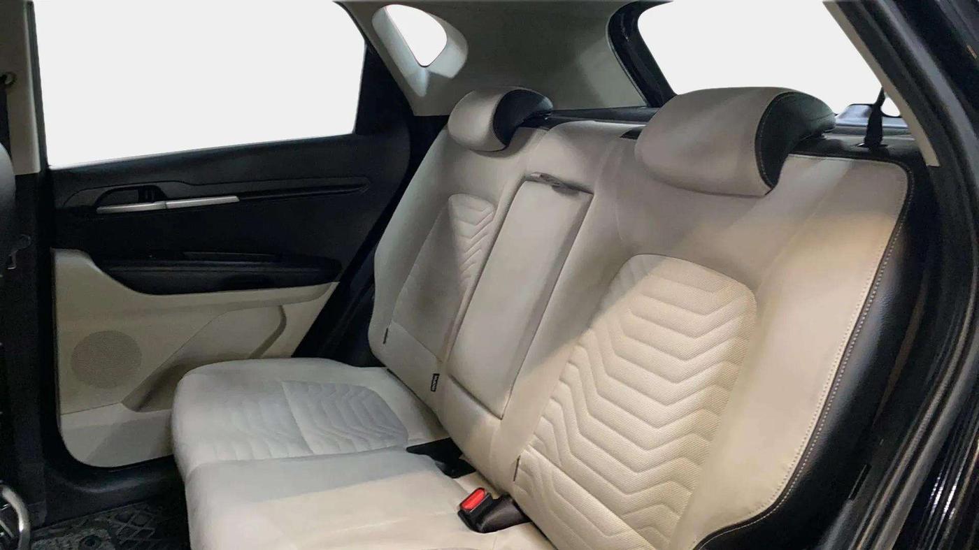 2020 KIA SONET HTX 1.0 IMT, Petrol, Manual, 35,841 km, Right Side Rear Door Cabin