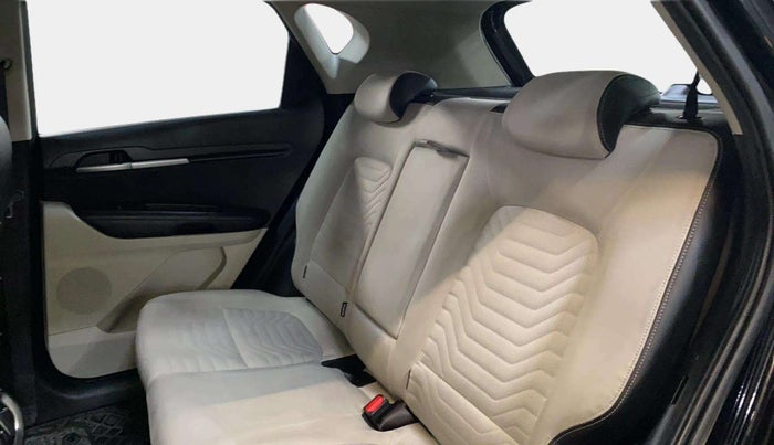 2020 KIA SONET HTX 1.0 IMT, Petrol, Manual, 35,714 km, Right Side Rear Door Cabin