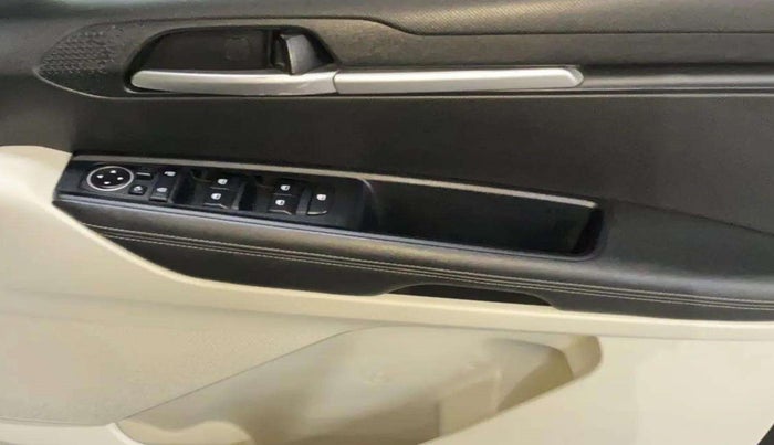 2020 KIA SONET HTX 1.0 IMT, Petrol, Manual, 35,714 km, Driver Side Door Panels Control