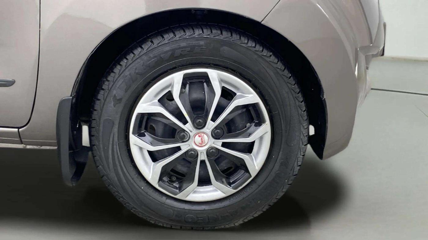 2019 Datsun Redi Go S 1.0 AMT, Petrol, Automatic, 43,908 km, Right Front Wheel