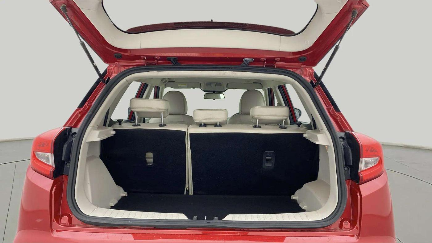 2020 Mahindra XUV300 W8 1.2 PETROL, Petrol, Manual, 36,635 km, Boot Open Zoomed View