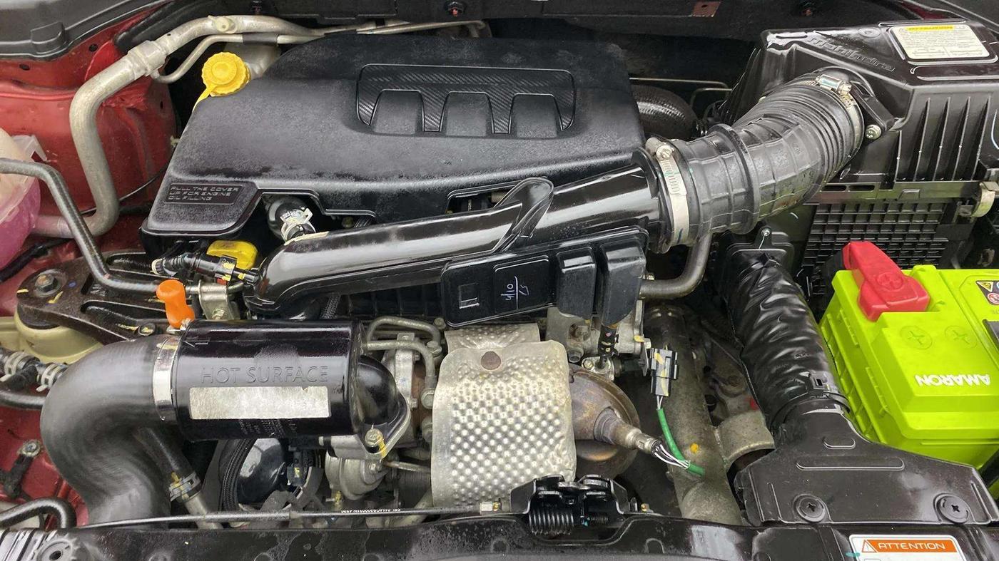 2020 Mahindra XUV300 W8 1.2 PETROL, Petrol, Manual, 36,635 km, Engine View