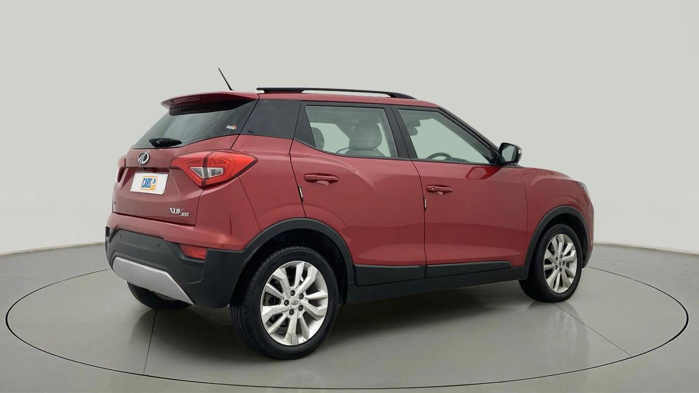 2020 Mahindra XUV300 W8 1.2 PETROL, Petrol, Manual, 36,635 km, Right Back Diagonal