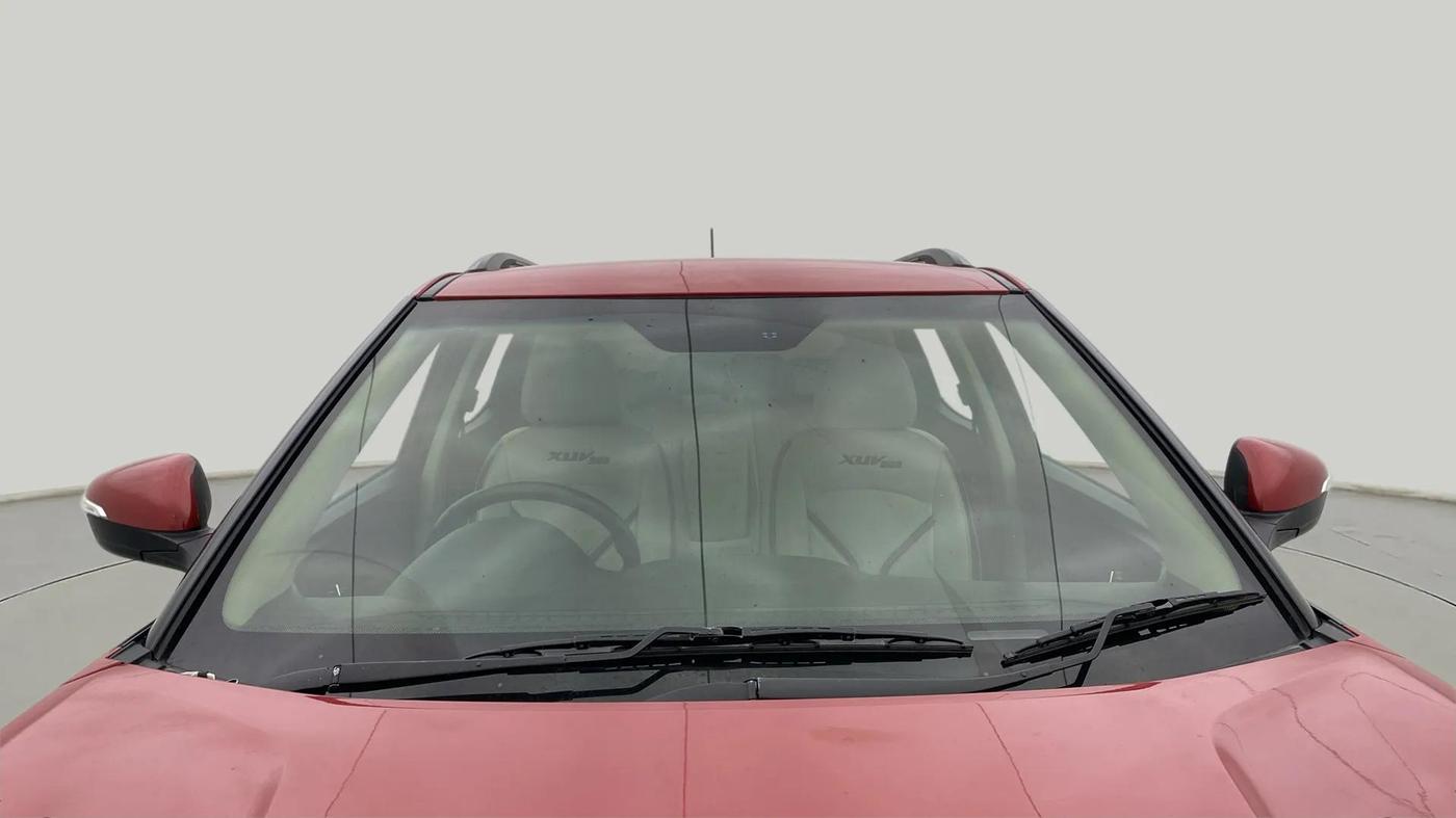 2020 Mahindra XUV300 W8 1.2 PETROL, Petrol, Manual, 36,635 km, Front Windshield