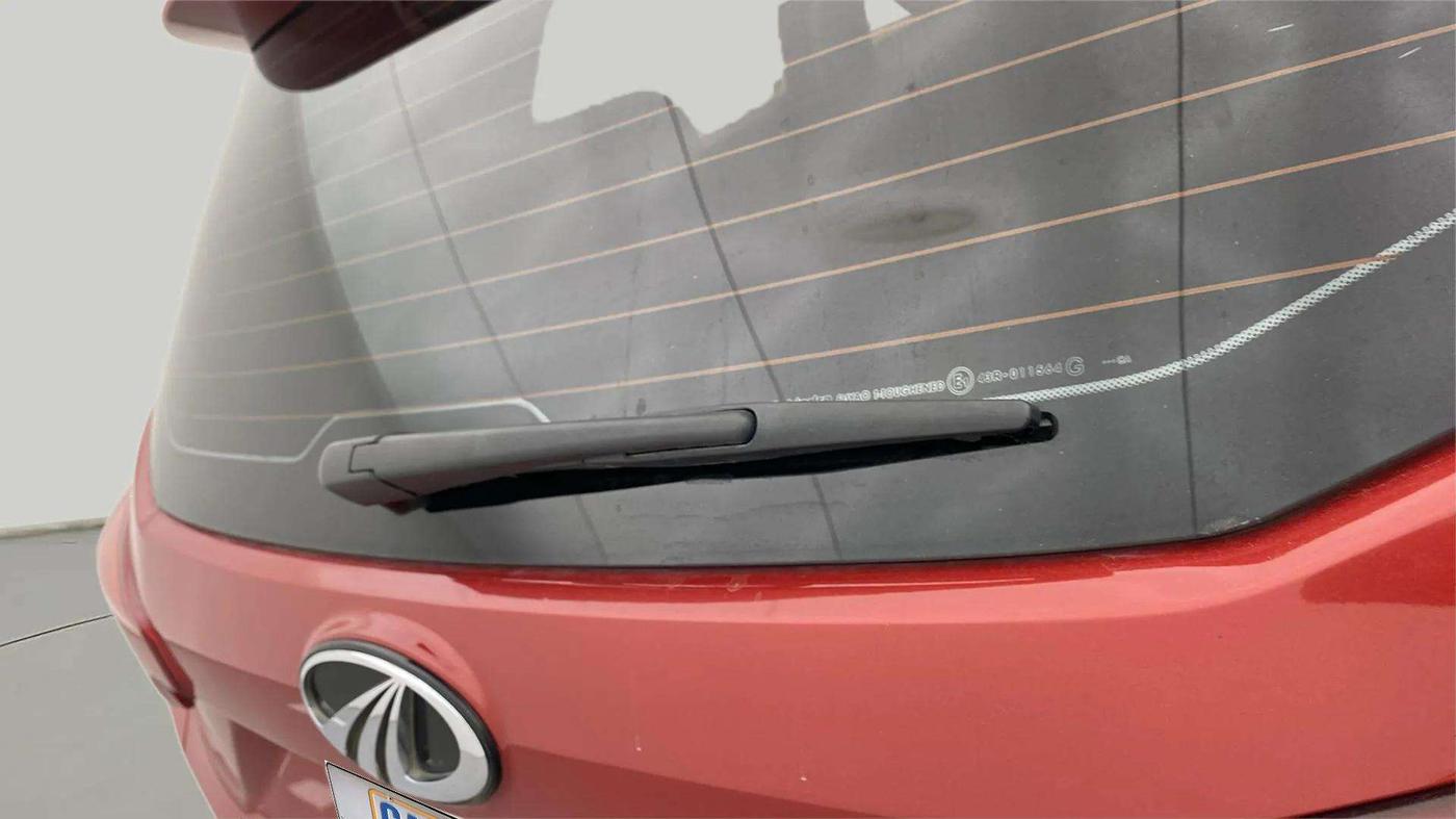 2020 Mahindra XUV300 W8 1.2 PETROL, Petrol, Manual, 36,635 km, Rear Wiper