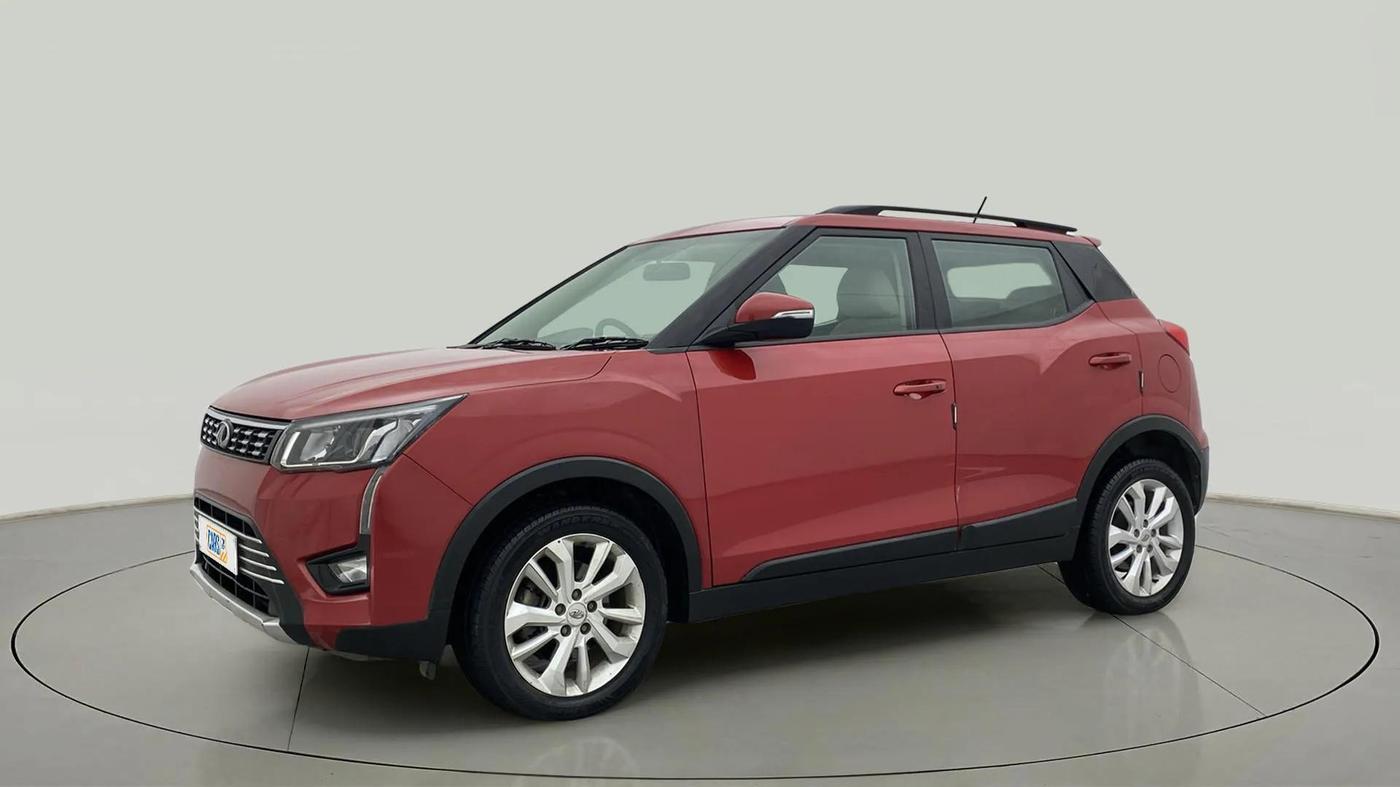 2020 Mahindra XUV300 W8 1.2 PETROL, Petrol, Manual, 36,635 km, Left Front Diagonal