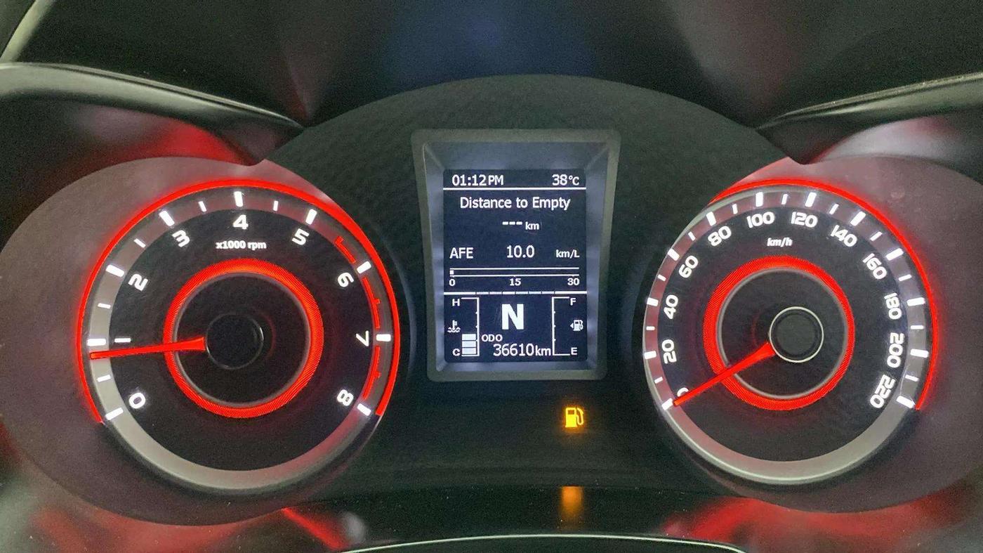 2020 Mahindra XUV300 W8 1.2 PETROL, Petrol, Manual, 36,635 km, Odometer Image