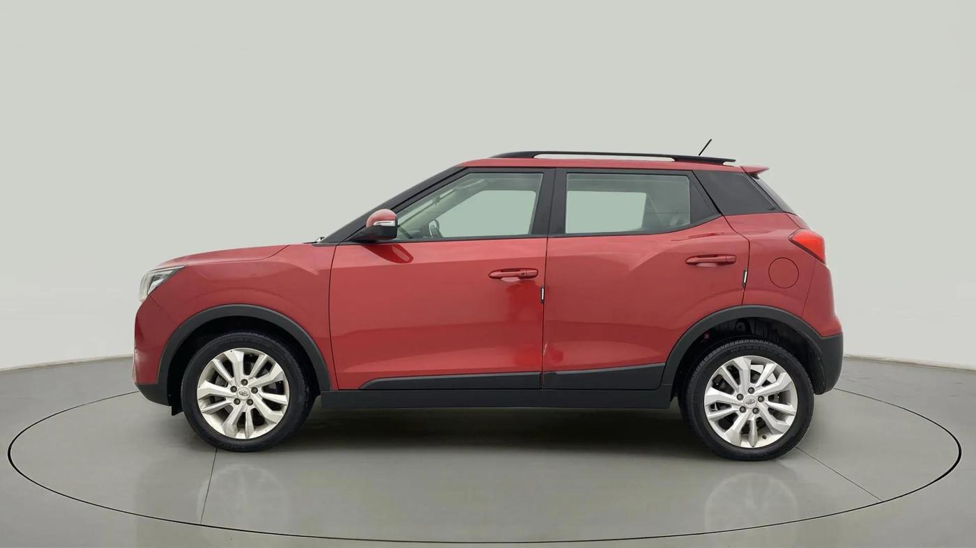 2020 Mahindra XUV300 W8 1.2 PETROL, Petrol, Manual, 36,635 km, Left Side